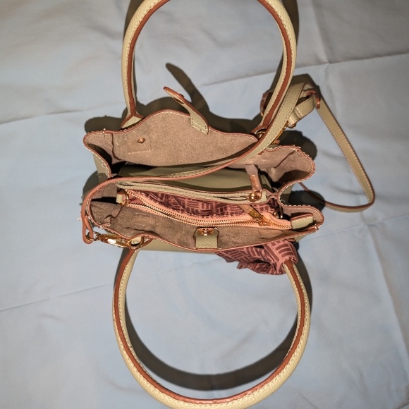 Purse - Picture 2 of 6